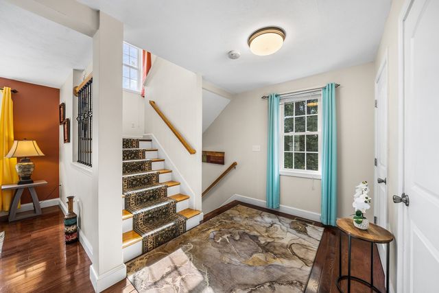 10 Egan Ave, Worcester, MA 01604