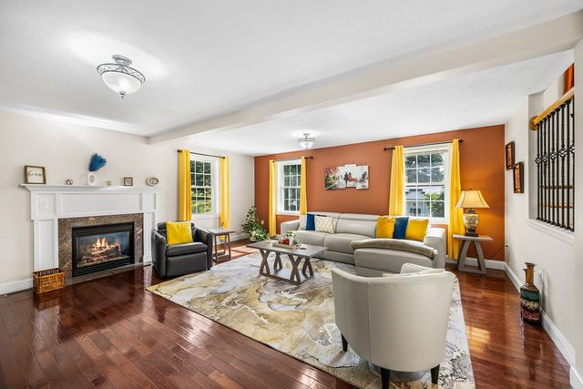 10 Egan Ave, Worcester, MA 01604