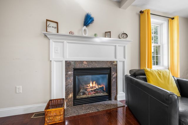 10 Egan Ave, Worcester, MA 01604