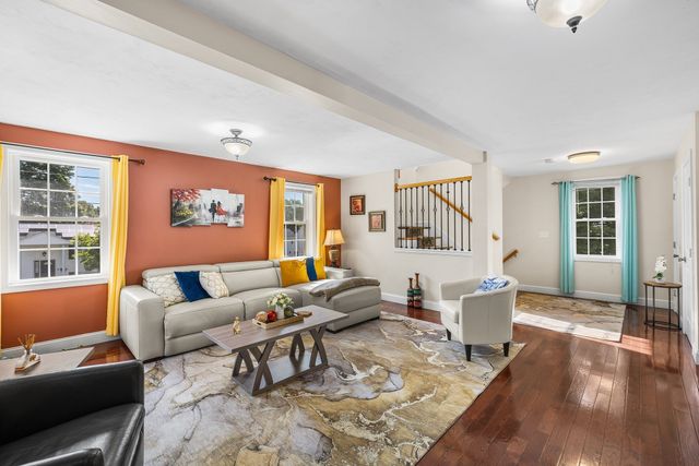 10 Egan Ave, Worcester, MA 01604