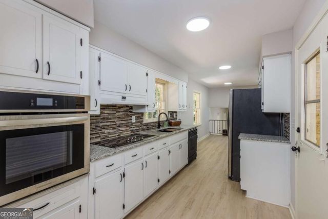 383 Ben Avenue SW, Lilburn, GA 30047
