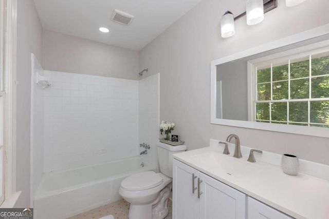383 Ben Avenue SW, Lilburn, GA 30047