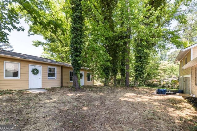 383 Ben Avenue SW, Lilburn, GA 30047