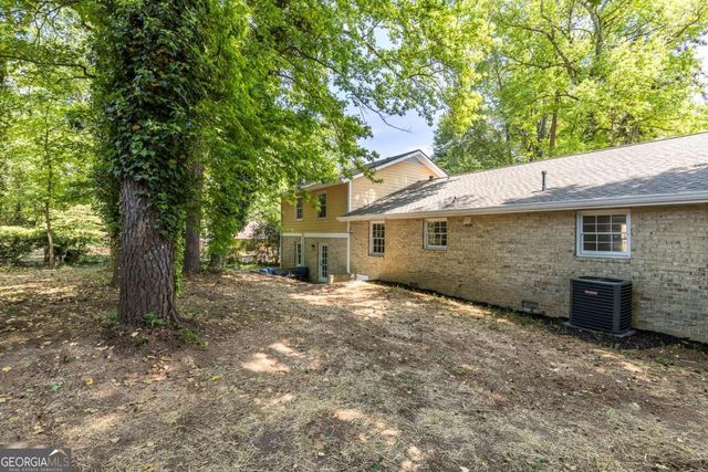 383 Ben Avenue SW, Lilburn, GA 30047