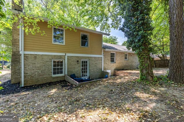 383 Ben Avenue SW, Lilburn, GA 30047
