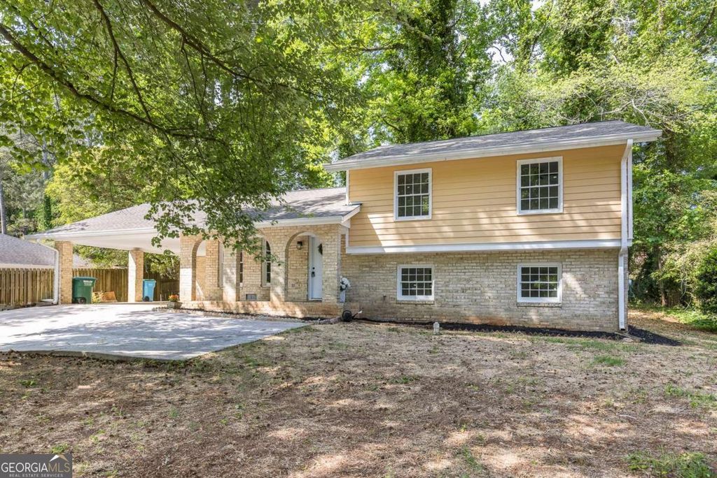 383 Ben Avenue SW, Lilburn, GA 30047