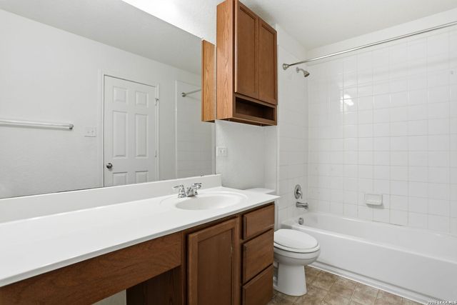 7010 Pescala Ridge, San Antonio, TX 78252