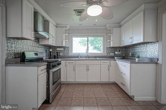 130 RIVIERA DR, Pennsville, NJ 08070