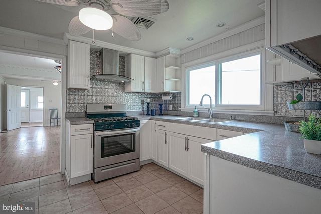 130 RIVIERA DR, Pennsville, NJ 08070
