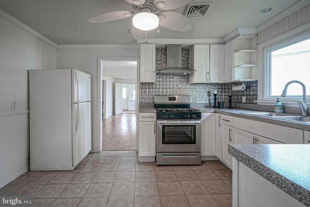 130 RIVIERA DR, Pennsville, NJ 08070
