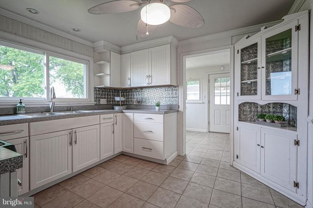 130 RIVIERA DR, Pennsville, NJ 08070