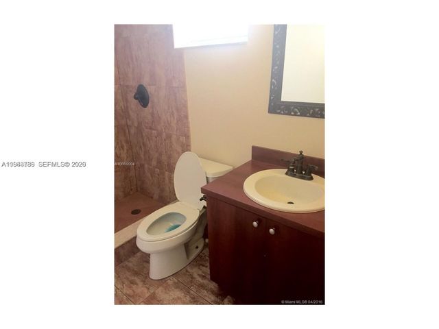 1820 N 17th Ave 1, Hollywood, FL 33020