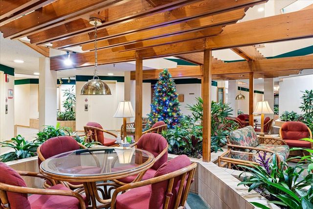 4035 Victoria Street N 110, Shoreview, MN 55126