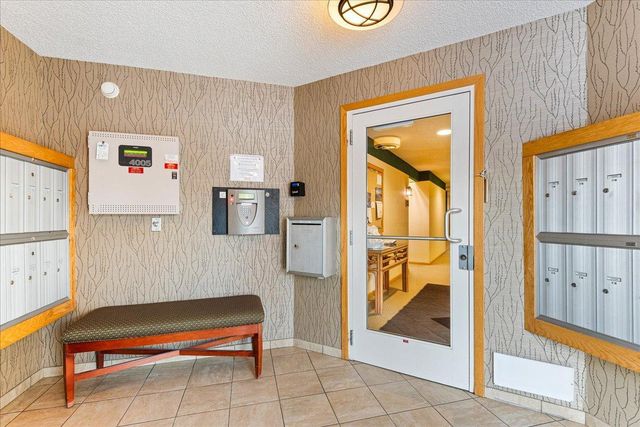 4035 Victoria Street N 110, Shoreview, MN 55126