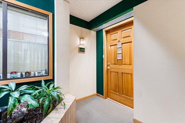 4035 Victoria Street N 110, Shoreview, MN 55126