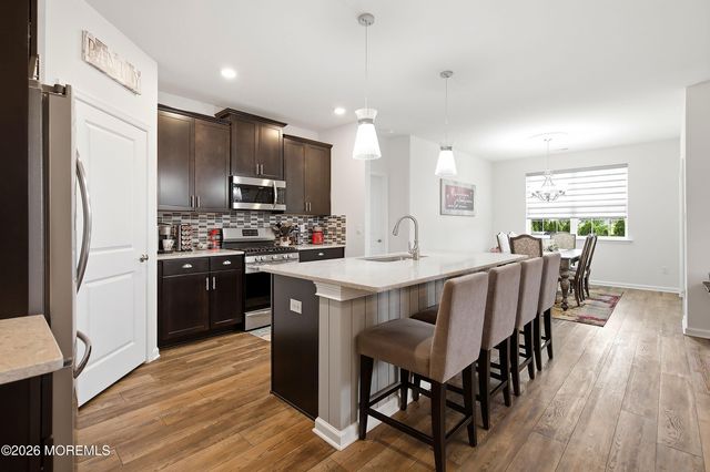 4 Otter Circle, Barnegat, NJ 08005