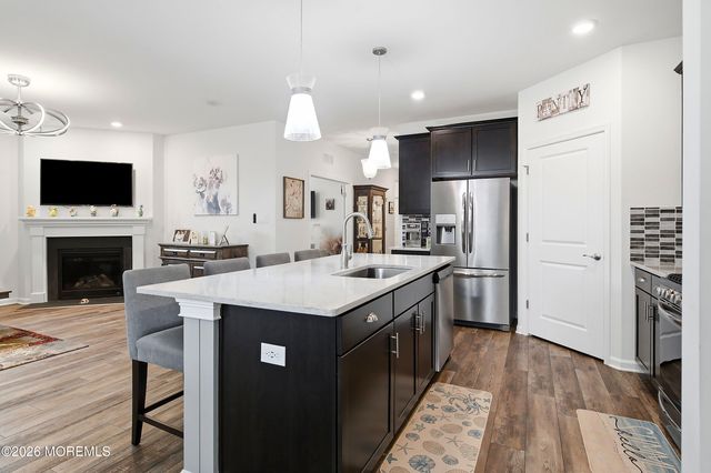 4 Otter Circle, Barnegat, NJ 08005