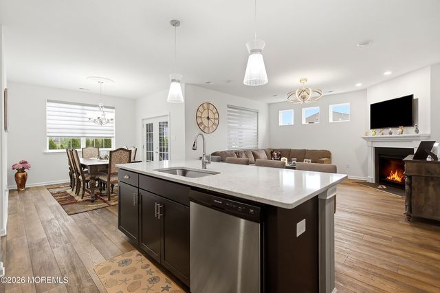 4 Otter Circle, Barnegat, NJ 08005