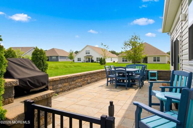 4 Otter Circle, Barnegat, NJ 08005