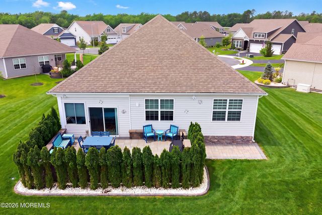 4 Otter Circle, Barnegat, NJ 08005