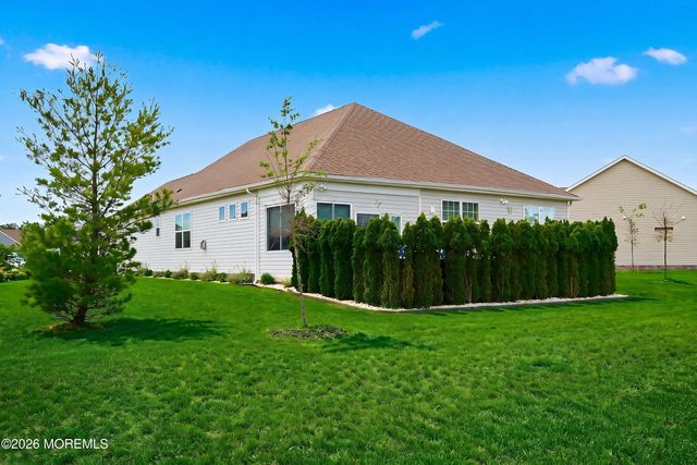 4 Otter Circle, Barnegat, NJ 08005