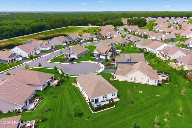 4 Otter Circle, Barnegat, NJ 08005