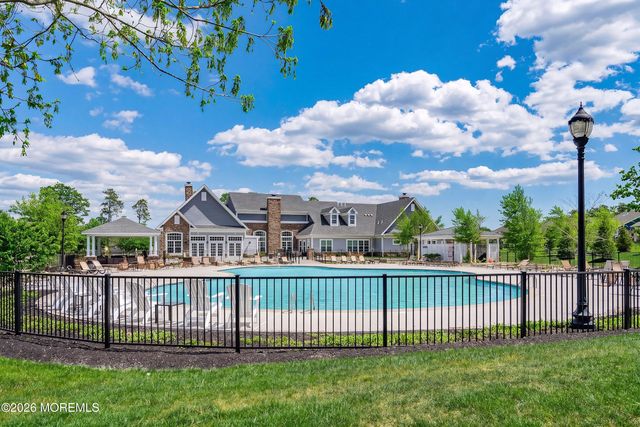 4 Otter Circle, Barnegat, NJ 08005