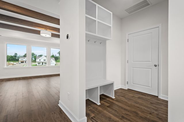 1933 Hildebrand Lane, Columbia, TN 38401