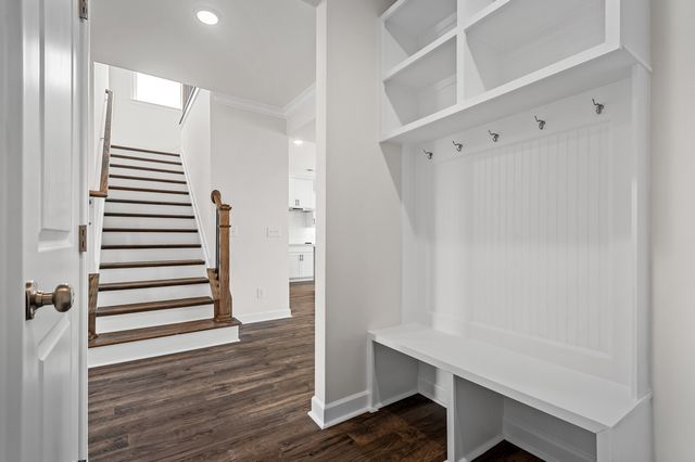 1933 Hildebrand Lane, Columbia, TN 38401