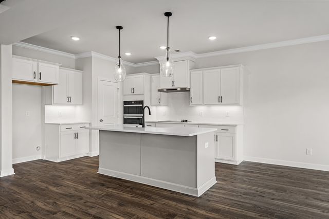 1933 Hildebrand Lane, Columbia, TN 38401