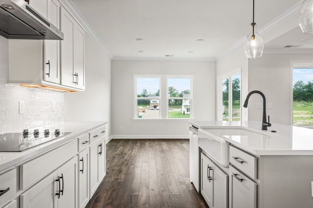 1933 Hildebrand Lane, Columbia, TN 38401