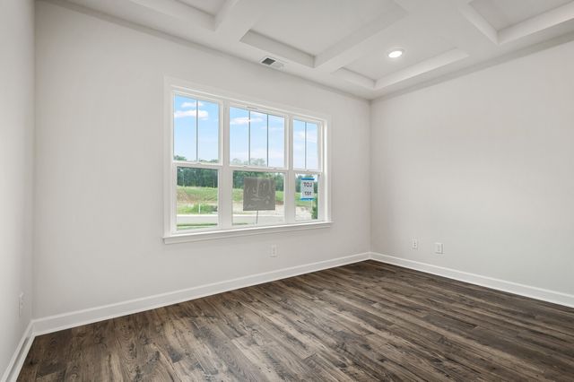 1933 Hildebrand Lane, Columbia, TN 38401