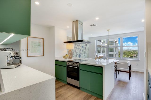 9102 W Bay Harbor Drive 10B, Bay Harbor Islands, FL 33154