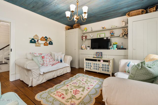 985 Chuckey Pike, Chuckey, TN 37641