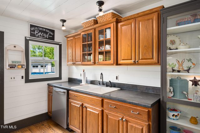 985 Chuckey Pike, Chuckey, TN 37641