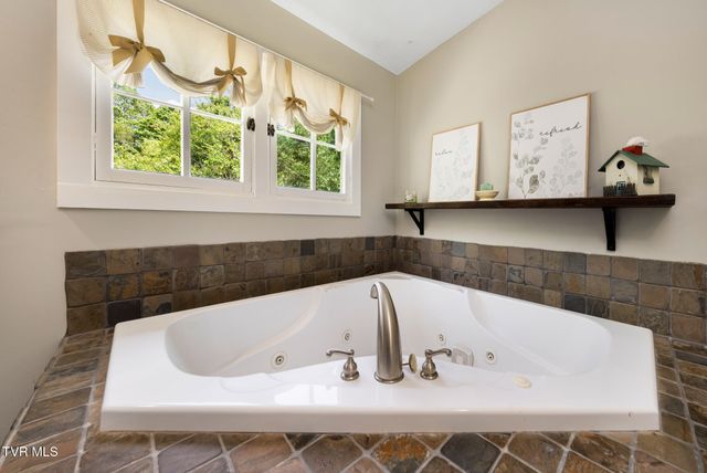 985 Chuckey Pike, Chuckey, TN 37641
