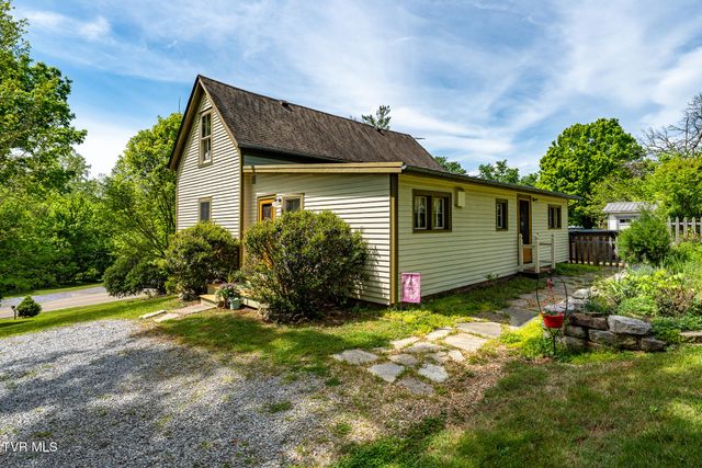 985 Chuckey Pike, Chuckey, TN 37641