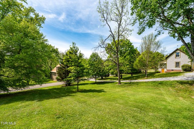 985 Chuckey Pike, Chuckey, TN 37641