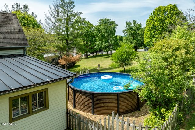 985 Chuckey Pike, Chuckey, TN 37641