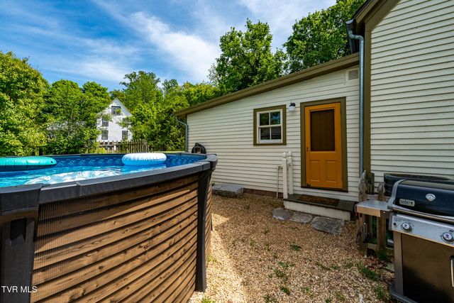 985 Chuckey Pike, Chuckey, TN 37641