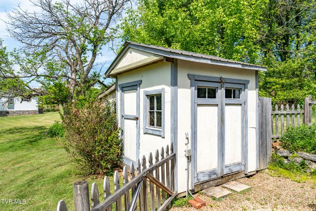 985 Chuckey Pike, Chuckey, TN 37641