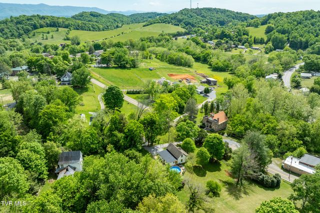 985 Chuckey Pike, Chuckey, TN 37641