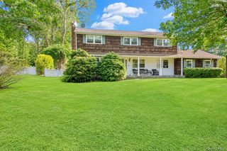 12 Princeton Drive, Dix Hills, NY 11746