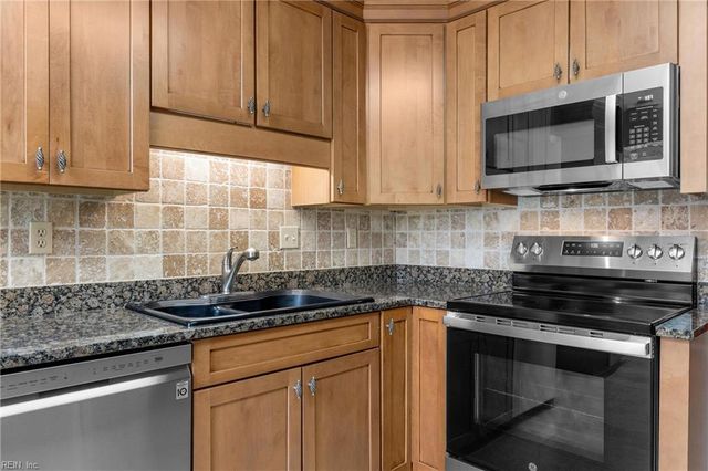 904 Weeping Willow DR, Chesapeake, VA 23322
