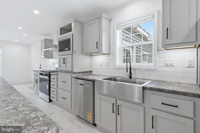 443 EASTWOOD LN, Lancaster, PA 17603