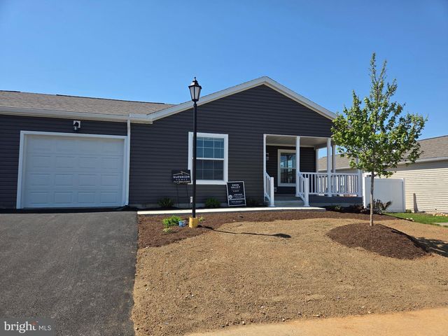 443 EASTWOOD LN, Lancaster, PA 17603