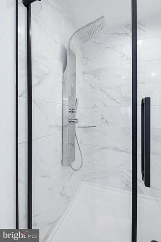 443 EASTWOOD LN, Lancaster, PA 17603