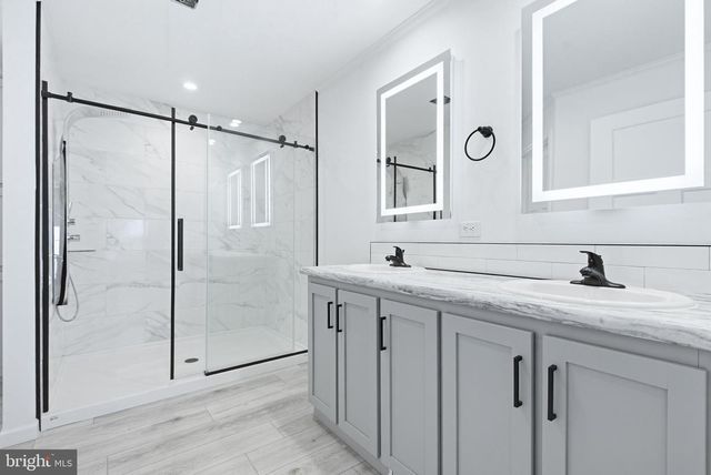 443 EASTWOOD LN, Lancaster, PA 17603