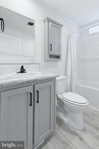 443 EASTWOOD LN, Lancaster, PA 17603