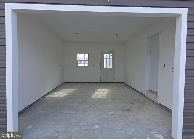 443 EASTWOOD LN, Lancaster, PA 17603